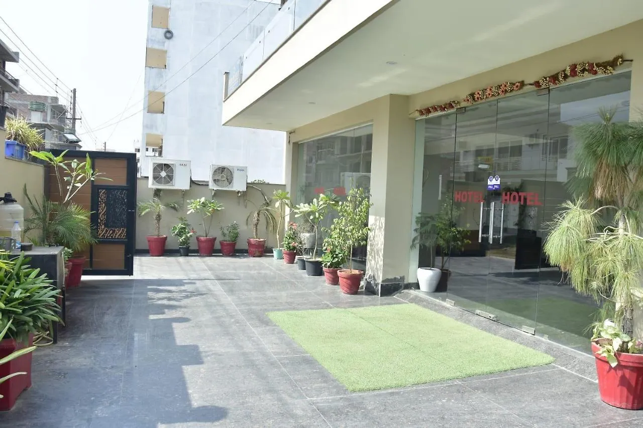Hotel Wedlock 38 グルガウン